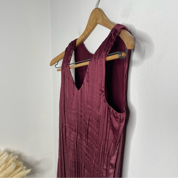 SUNDANCE Ombre Crinkle Pleated V Neck Satin Dress Size S - Picture 9 of 15